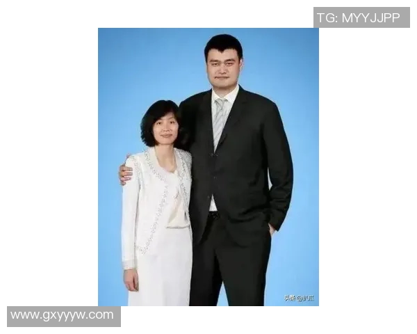 姚明携妻女共度温馨时光展现家庭幸福生活的美好瞬间 姚明携妻女共度温馨时光展现家庭幸福生活的美好瞬间