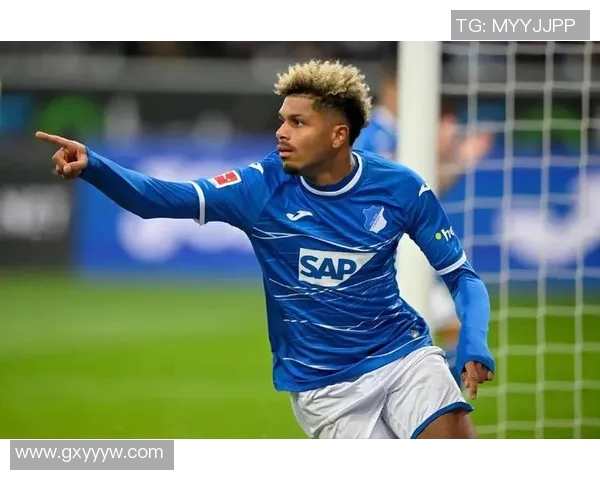 德甲争霸赛激烈进行，火爆对决引无数球迷狂热支持